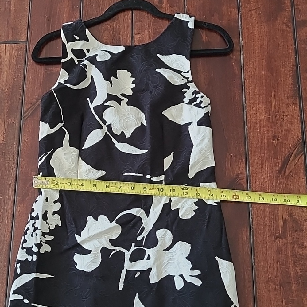 Talbots Black/White Tropical Floral Print Criss-cross Back Dress Size 6 - Picture 6 of 10